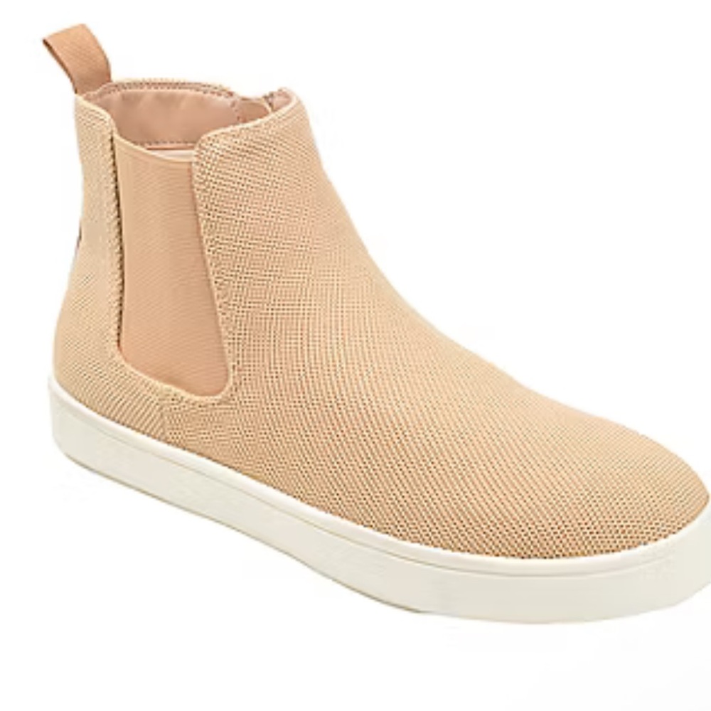 Journee Collection Kolbee Women’s Sneakers. NWT